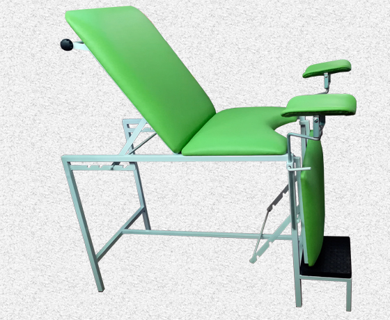 Camilla ginecologica con escabel